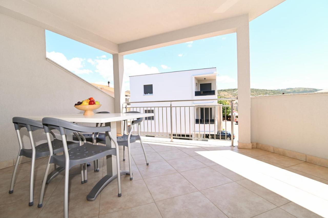Apartmani Adria Трогір Екстер'єр фото